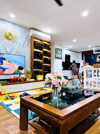 Chính chủ bán CHCC Goldmark City, 3 phòng ngủ, 2 vệ sinh, 134m2. LH 0852111838