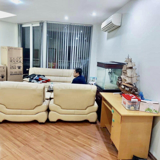 Hiếm - Cần bán căn hộ 173 Xuân Thủy - Cầu Giấy, 2 phòng ngủ, diện tích 77m2, giá chỉ 3.95 tỷ