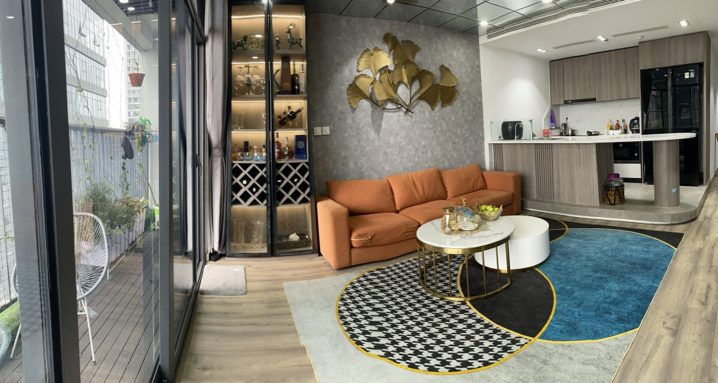Cần bán nhanh căn hộ Discovery Complex 302 Cầu Giấy, Tòa B, 3 phòng ngủ, 2 vệ sinh, Full nội thất giá chỉ 5.5 tỷ