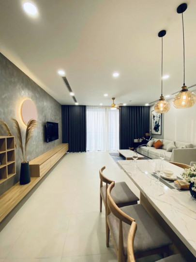Cần tiền cho con đi du học, bán nhanh căn Indochina Plaza, 3 ngủ, full đồ cao cấp, 6.1 tỷ