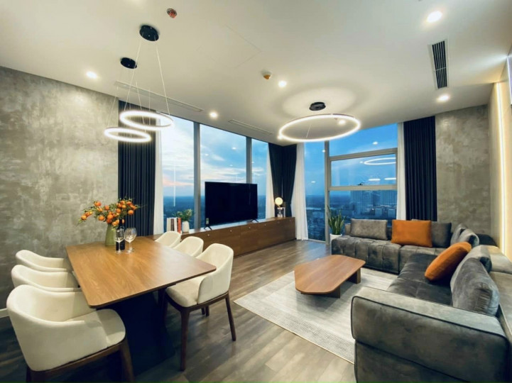Chính chủ bán gấp CH Golden Park DT 98m2 - tầng 15 full nội thất,chỉ việc xách vali về ở giá 6.9 tỷ