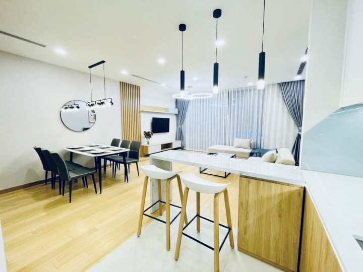 BÁN GẤP căn 2 ngủ RẺ NHẤT THỊ TRƯỜNG chung cư Indochina Cầu Giấy, full đồ Chỉ 4.5 tỷ, có lốt oto