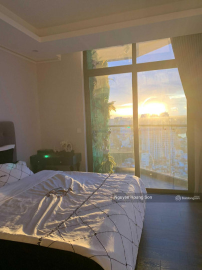cho thuê căn chung cư cao cấp SunGrand 69 B Thụy Khuê, 50m2, 1 ngủ, giá 15tr .vào luôn