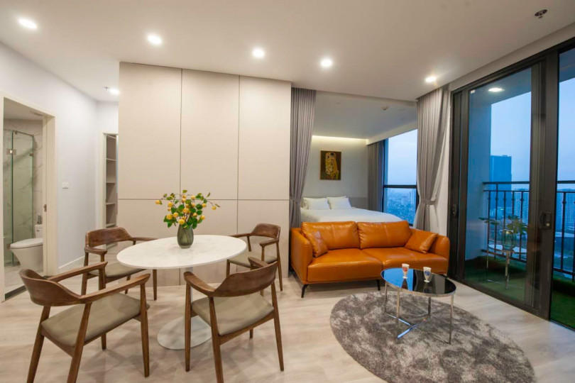 Chính chủ cần bán gấp căn hộ 2PN-2VS, 66m2, view đại lộ giá chỉ 3,8 tỷ tại dự án Vinhomes Green Bay