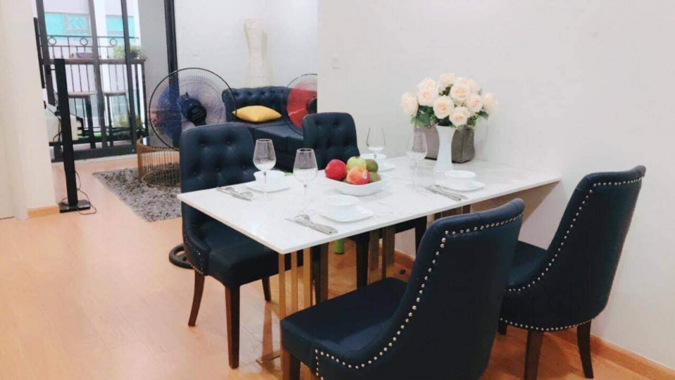Cho thuê chung cư 2 phòng ngủ chung cư The Garden Hills 99 Trần Bình, full nội thất. LH: 0369826719