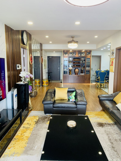 Bán Gấp Căn Hộ Chung Cư  Discovery Complex 302 Cầu Giấy.  Diện Tích Căn Hộ : 137m2, Thiết Kế 3N, 2VS,