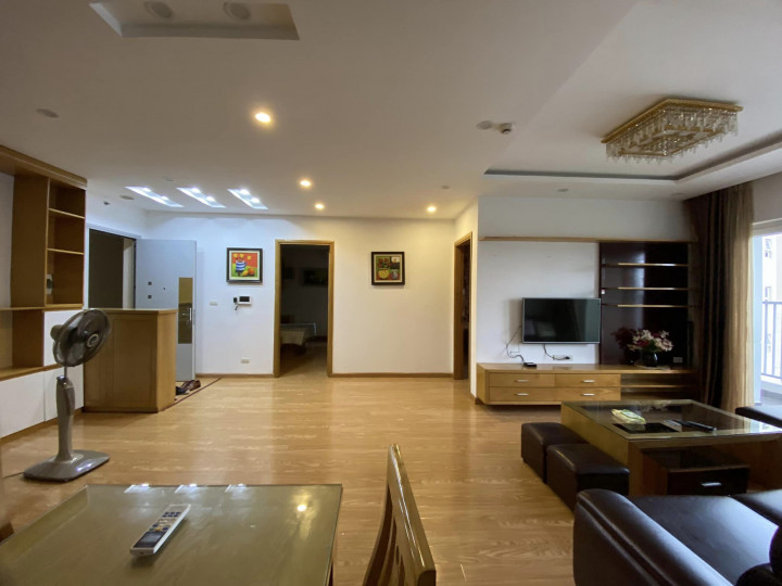 (Mới) Cho thuê gấp căn hộ 120m2 tại chung cư Golden Palace, giá: 19tr. Liên hệ: 0869555685