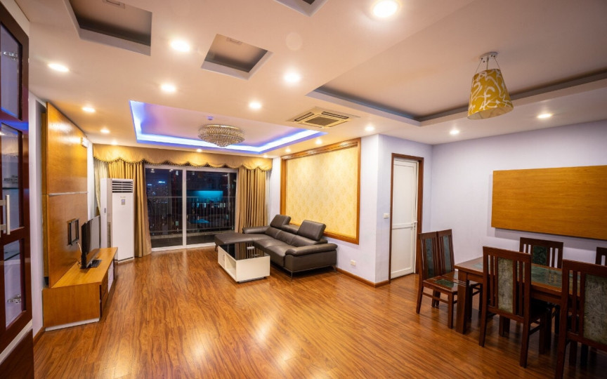 Anh em gửi cho thuê căn 4PN full nội thất cao cấp tại chung cư Golden Palace - Mễ Trì giá 25 tr/th