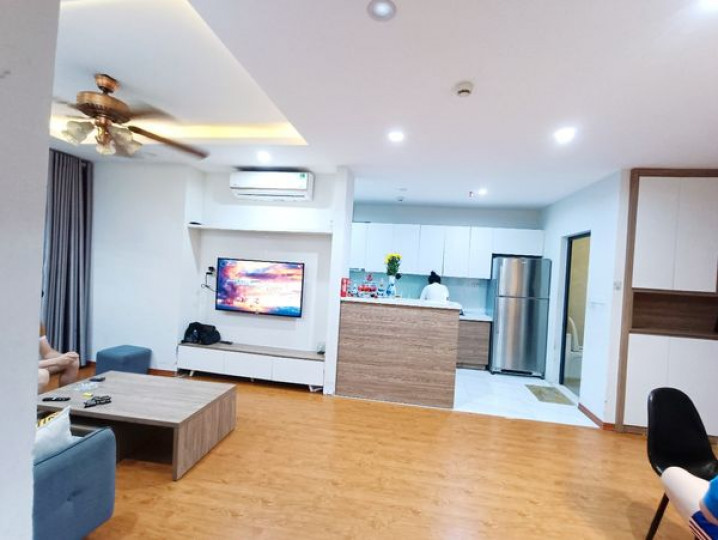 0936485622 Cho thuê căn 2PN 2WC full nội thất, tầng đẹp, hướng mát giá rẻ nhất khu vực giá chỉ có 14tr/th