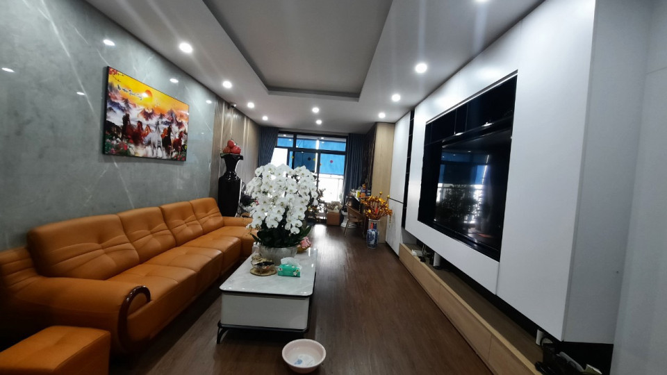 Chính chủ cho thuê căn hộ Discovery Complex Cầu Giấy 117m 3PN2wc giá 19tr/tháng. LH: 0964370279