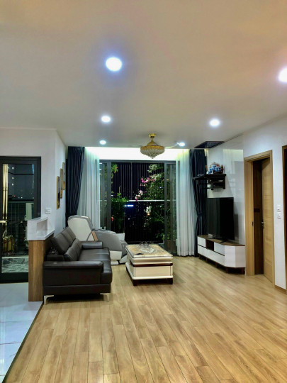 Xuống  Biệt Thư ở Cần Cho Thuê Gấp căn hộ chung cư Discovery 302 Cầu Giấy. Diện tích 143m2 3PN, 2WC Giá 21tr/tháng Nội Thất Nhập Khẩu