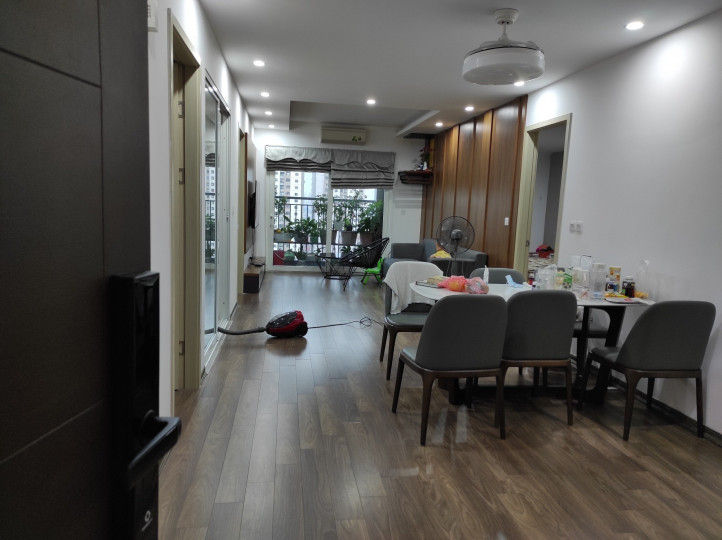 Cần bán gấp căn hộ chung cư N02-T3 Ngoại Giao Đoàn. Full đồ, tầng trung, 3PN, 2WC, LH 0969.636.235