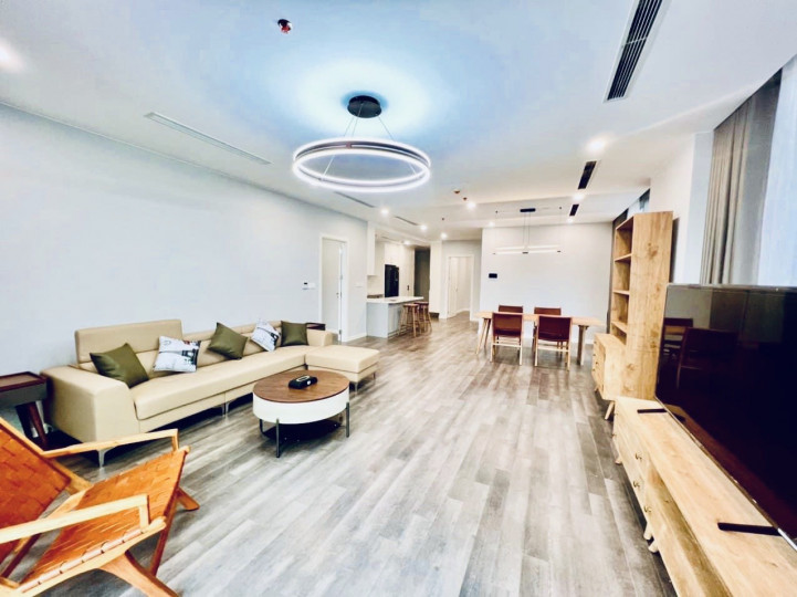 Cần bán gấp căn hộ chung cư Goldmark City Hồ Tùng Mậu 108m, 3n2vs