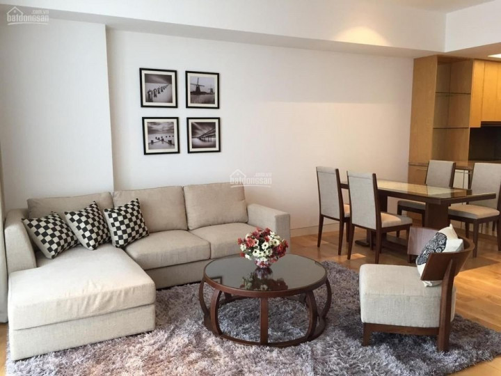 Tôi cần bán căn hộ tại chung cư Indochina Plaza, Cầu Giấy. Tầng trung, tòa tháp Tây. Full đồ, 3PN