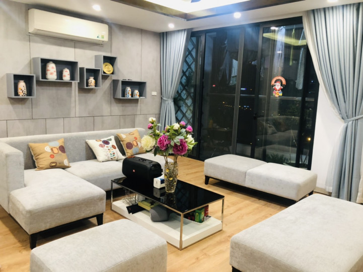 VÀO Ở LUÔN - Cho thuê căn hộ chung cư Center Point Cầu Giấy Diện tích sử dụng 103 m2, 3 phòng ngủ, 2 vệ sinh