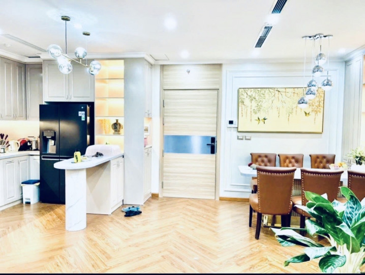 Hôm nay tôi cần bán căn CC The Park Home Thành Thái, 82m, đầy đủ chỉ 4.4 tỷ