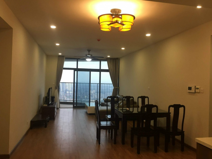 Chính chủ cần bán 3PN 150m2 - full nội thất cao cấp - Discovery Complex 302 Cầu Giấy