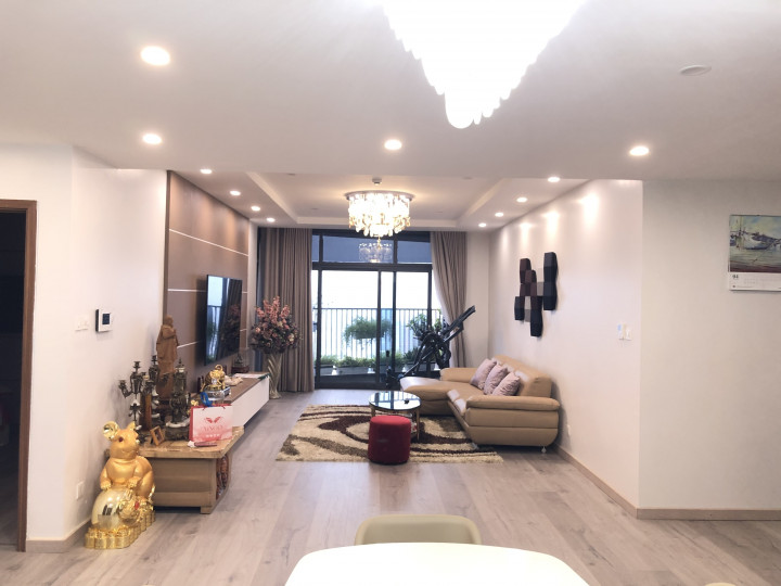 Cho thuê căn 3pn - 148m2 full tại chung cư Discovery Complex - 302 Cầu Giấy giá 18tr
