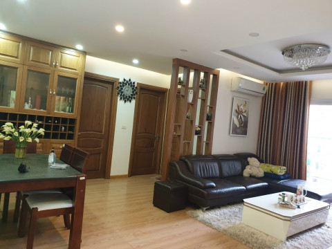 Chính chủ cho thuê căn 2PN full nội thất giá 15 triệu chung cư Golden Palace