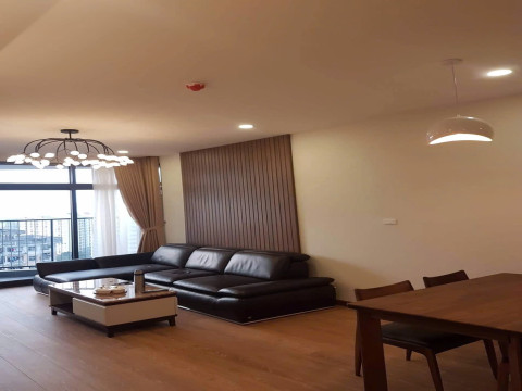 Cần Cho Thuê Gấp Căn Hộ  Chung Cư Discovery Complex 302 Cầu Giấy, 3PN , 143m2, Nội Thất Như Hình, View đẹp