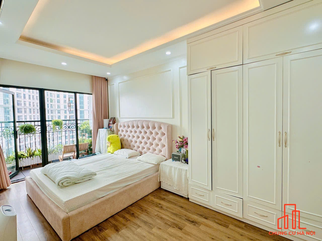 Bán căn hộ tại Vinhomes Gardenia, 79m2, 2PN cửa ĐB, ban công TN, full đồ, giá rẻ 6,39 tỷ