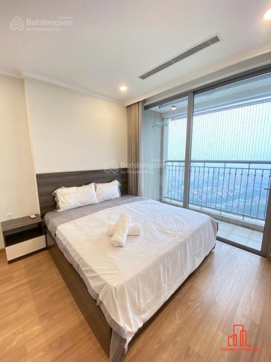 Duy nhất bán căn 2 ngủ 80m2 nhà vuông, 2 ban công, view liền kề, sổ đỏ Vinhomes Gardenia Hàm Nghi