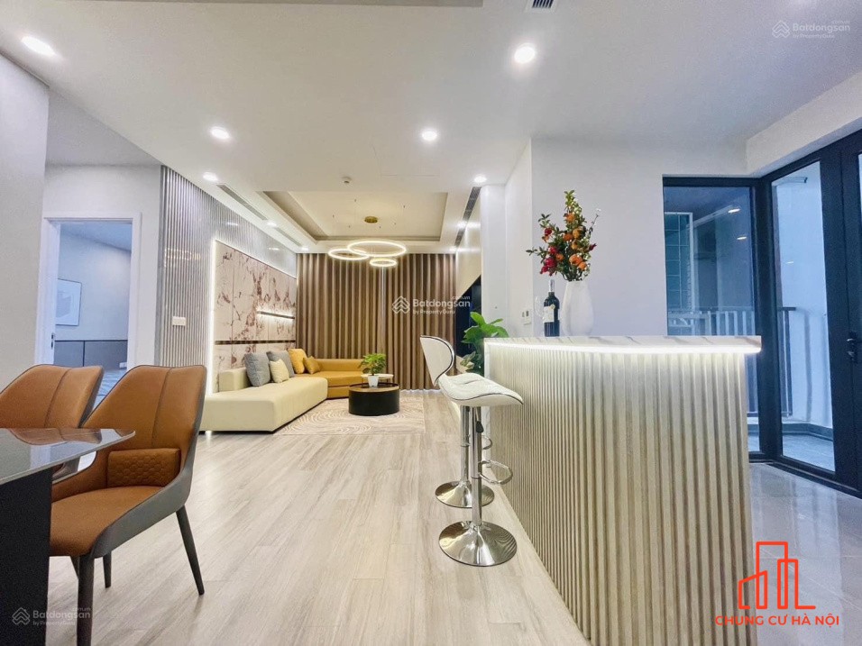 Nhanh Tay! Trục cực Hiếm bán! Chủ nhà có việc cần bán Gấp căn 2 ngủ 78m2 Đông Nam, sổ đỏ Florence