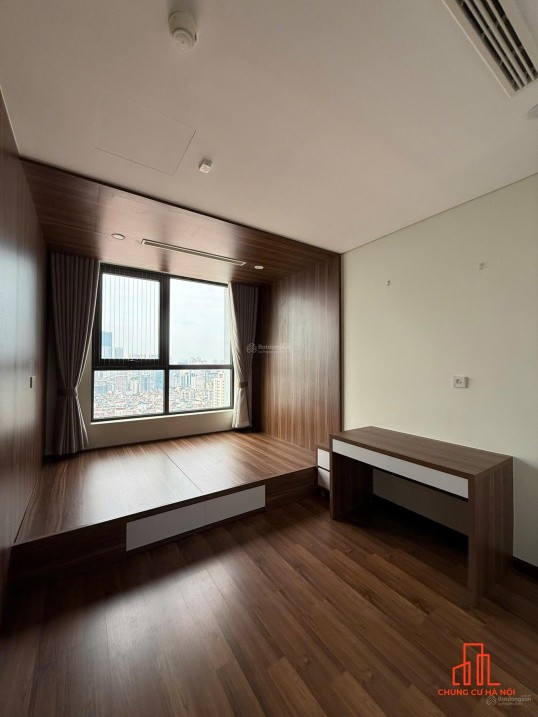 Bán căn hoa hậu tầng trung CC Dolphin Plaza, 3PN, 164m, view bể bơi, nội thất đầy đủ.
