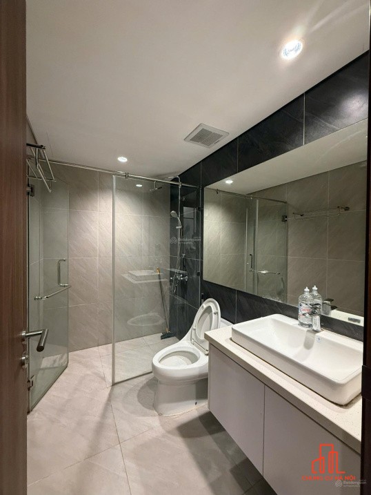 Bán căn hoa hậu tầng trung CC Dolphin Plaza, 3PN, 164m, view bể bơi, nội thất đầy đủ.