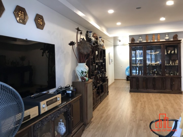 Chủ nhà gửi bán căn hộ Dolphin Plaza Mỹ Đình, HN, 4 ngủ nội thất cơ bản, diện tích 186m2 tầng đẹp giá 8,1 tỷ