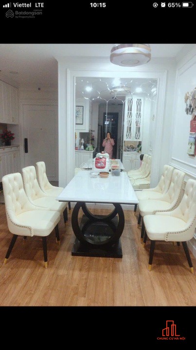 Tôi muốn bán gấp căn hộ 135m2 TK 3pn vị trí đẹp, tầng cao view thoáng giá công khai 9,5 tỷ bao phí