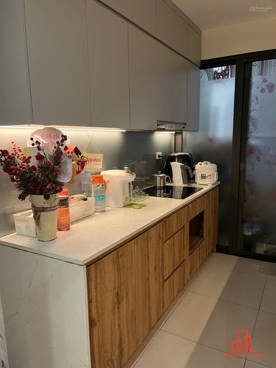 Tôi bán căn hộ 101m2 TK 3pn vị trí 21 Lê Đức Thọ ,chung cư Súnsquear,tầng trung ban công hướng mát.