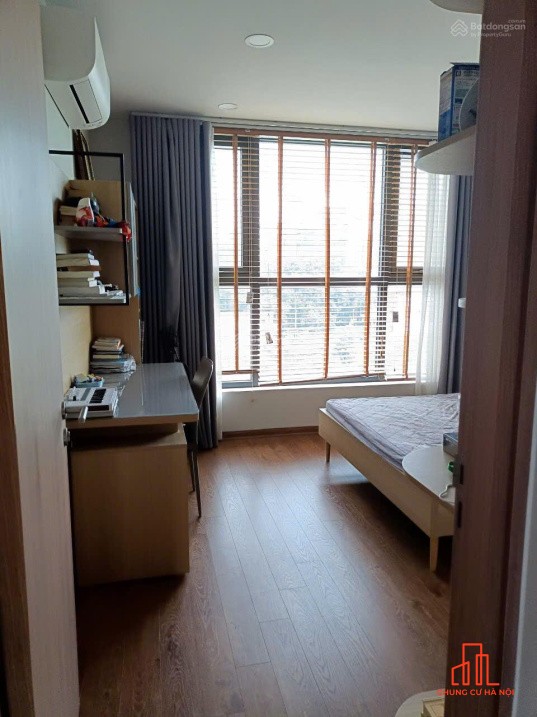 Chính chủ bán căn 2PN Park Home Cầu Giấy, DT 81m2, sẵn sổ, full nội thất đẹp, có slot, giá 8.5 tỷ