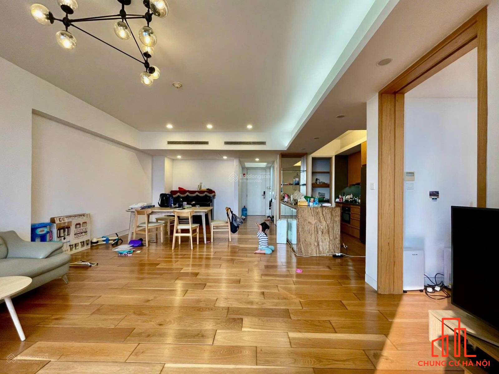 Bán gấp căn góc IPH Xuân Thủy, diện tích 193m2, 4 phòng ngủ giá 17.5 tỷ