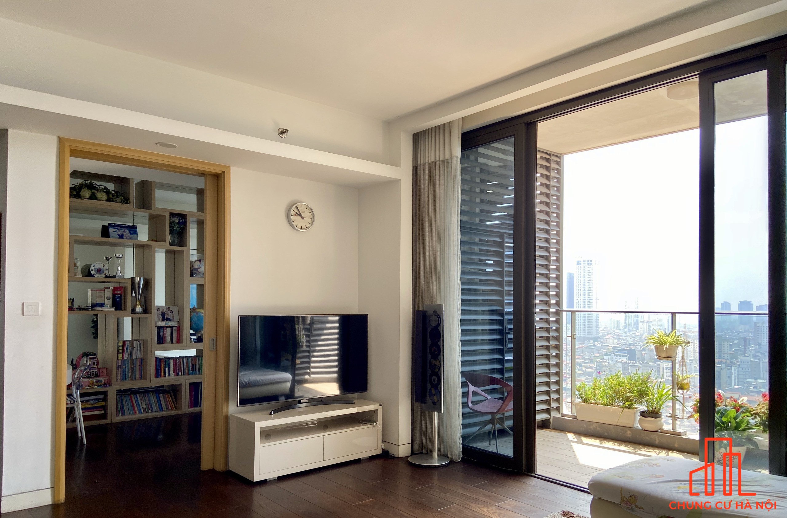 Bán gấp căn góc 3 ngủ 145m2 nhà đẹp, sẵn sổ hồng giao dịch nhanh trong tuần IPH Xuân Thủy, Cầu Giấy