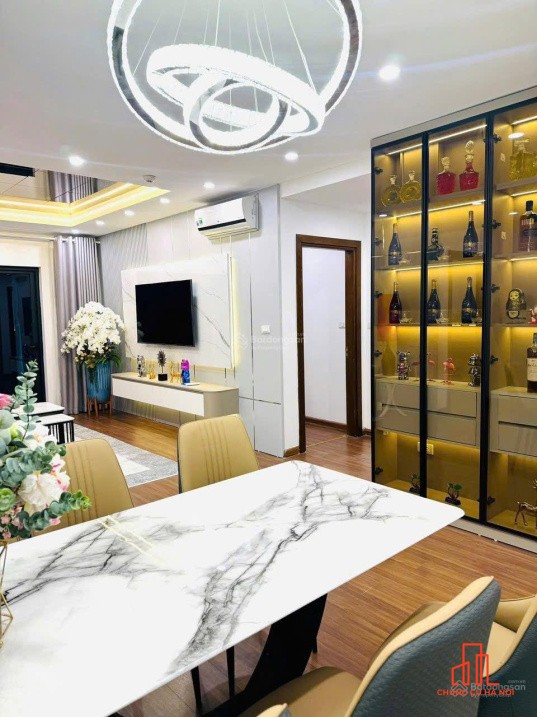 Sang Úc làm việc dài hạn em xin để lại căn hộ 100m2 - giá 8 tỷ tại IPH Xuân Thuỷ.