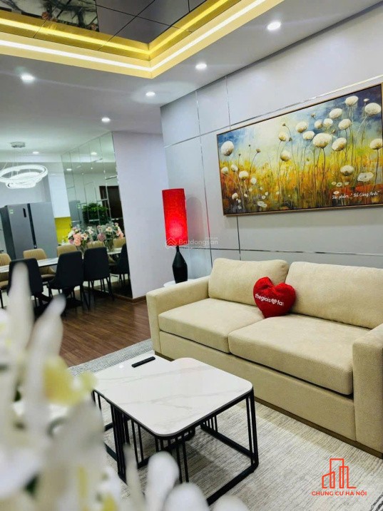 Sang Úc làm việc dài hạn em xin để lại căn hộ 100m2 - giá 8 tỷ tại IPH Xuân Thuỷ.