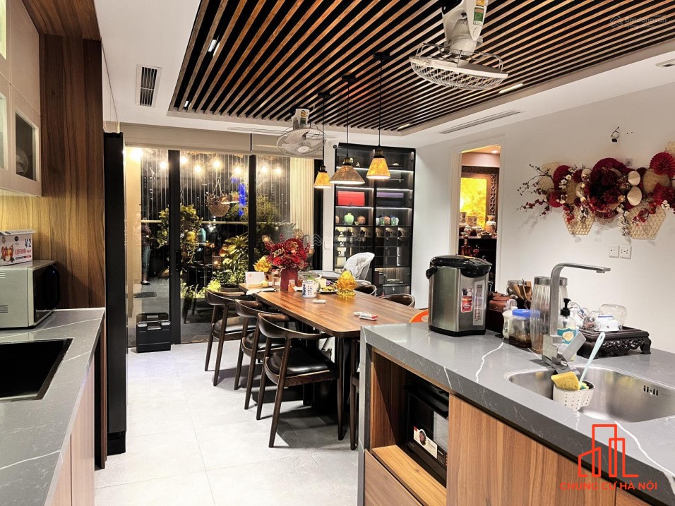 Bán căn hộ 4PN Discovery 302 Cầu Giấy 210m2, full nội thất giá rẻ nhất thị trường,