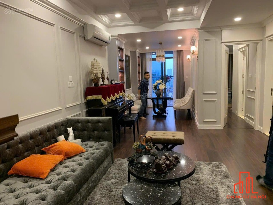 Em Tú Anh đang có quỹ 8 căn chung cư Discovery Cầu Giấy 4PN3VS - DT 195m2, 210m2. Giá tốt từ 13.5 tỷ