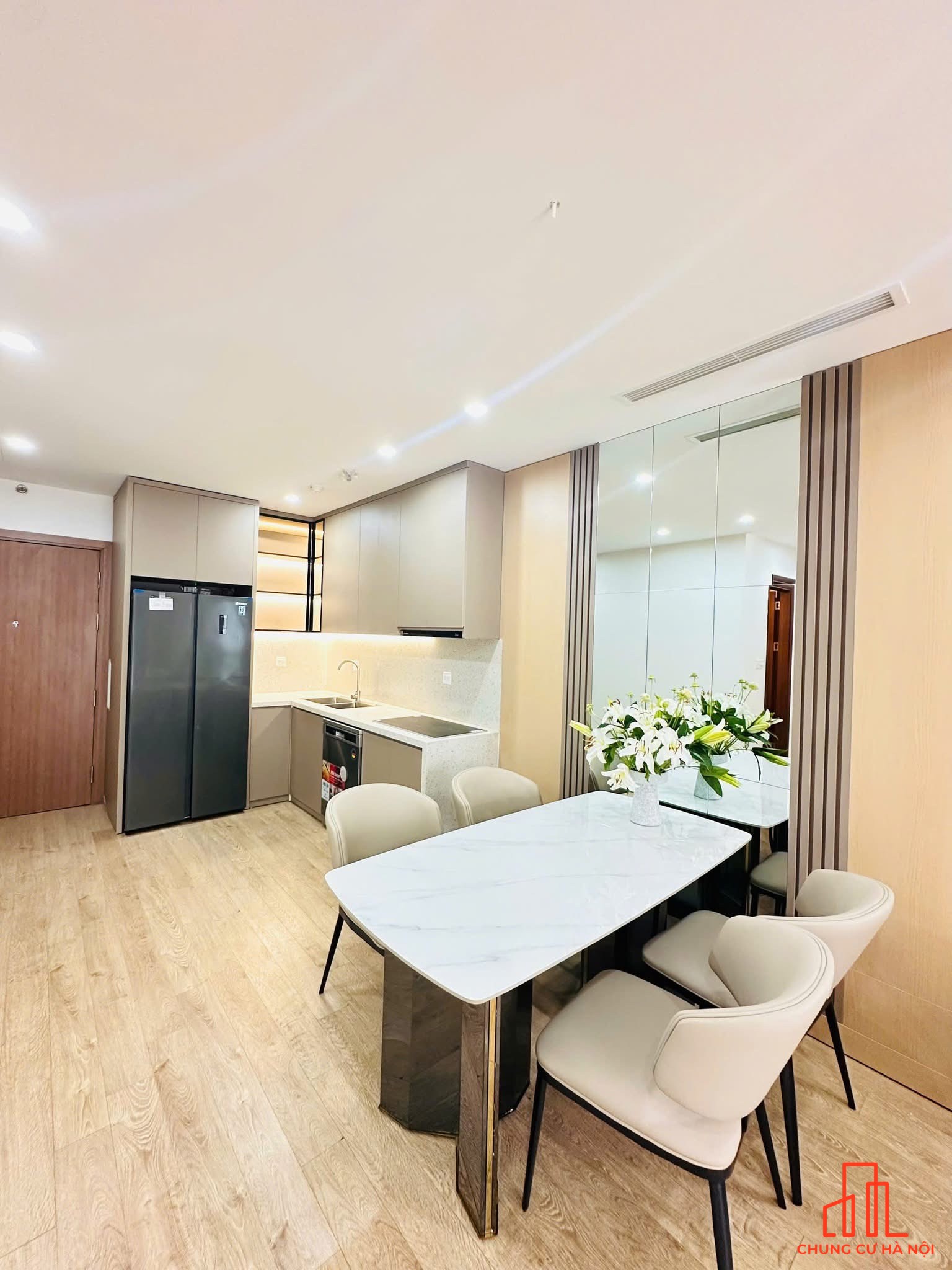 Bán căn góc 𝟑𝐏𝐍 𝐛𝐚𝐧 𝐜𝐨̂𝐧𝐠 Đ𝐨̂𝐧𝐠 𝐍𝐚𝐦 chung cư 𝐅𝐥𝐨𝐫𝐞𝐧𝐜𝐞 28 Trần Hữu Dực - Mỹ Đình