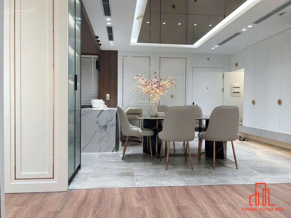 Cần bán nhanh căn 3PN - full nội thất - view hoàng hôn tại dự án Discovery Complex.