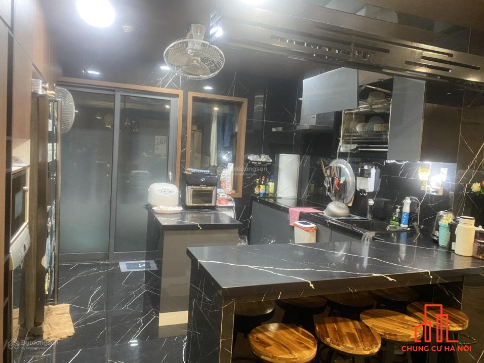 Bán gấp căn hộ 4PN tại Discovery Complex 302 Cầu Giấy, 16,5 tỷ, 193m2 view Trần Đăng Ninh