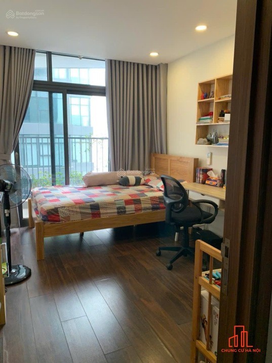Chính chủ bán gấp căn góc 2 ngủ - Discovery Complex 302 Cầu Giấy