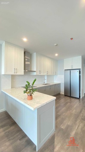 Hiếm! Bán căn góc 3 phòng ngủ 100m2 tầng trung Đông Nam full nội thất Vinhomes West Point 11.25 tỷ