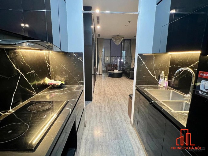 Gấp! Bán căn 2PN 2VS đẹp DT: 65m2 tầng trung hướng ĐN CC Vinhomes West Point Đỗ Đức Dục giá 6,3 tỷ