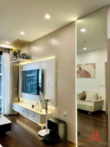 Gia đình tôi bán gấp căn hộ 2PN- 66m2 tại Vinhomes West Point- giá 7 tỷ,có slot, full đồ, có sổ