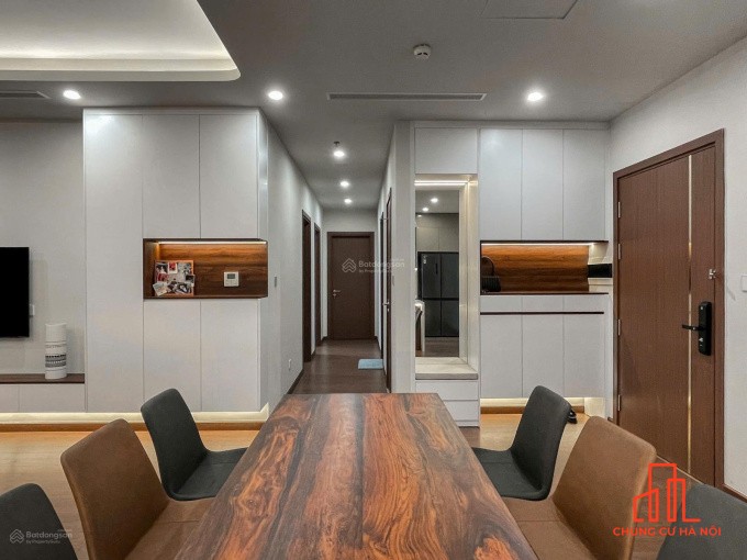 Chính chủ bán nhanh căn hộ 2N 2WC tại Vinhomes West Point, Phạm Hùng, sẵn sổ, full nội thất, giá 7 tỷ