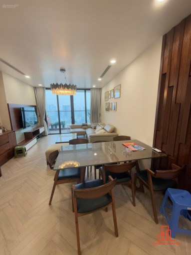 Bán cc với giá cực tốt. Căn 3pn view hồ Vinhomes Skylake.
