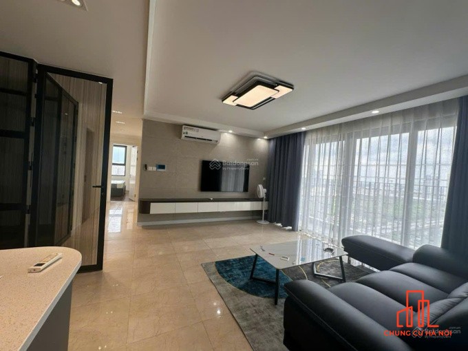 Hiếm! Bán căn hộ chung cư tại Vinhomes Skylake, 9,5tỷ bao phí , 72m2, giá ưu đãi sẵn sổ giao dịch