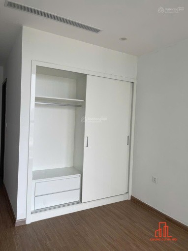 Chính chủ cần bán gấp căn 3 ngủ view hồ Vinhomes Skylake, DT 95m2, giá 12 tỷ, sẵn sổ full nội thất